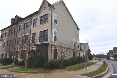 20425 Codman Dr, ASHBURN, VA, 20147-2540 | Card Image
