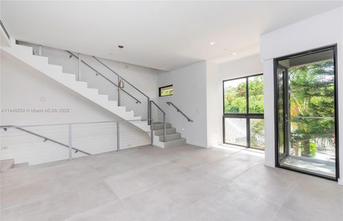 3270-3270 Bird Ave, Miami, FL, 33133-4444 | Card Image