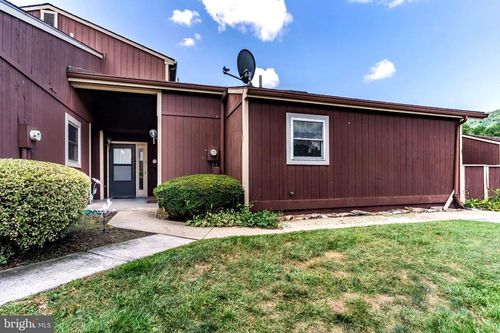 834 Lee Ln, ENOLA, PA, 17025-1520 | Card Image
