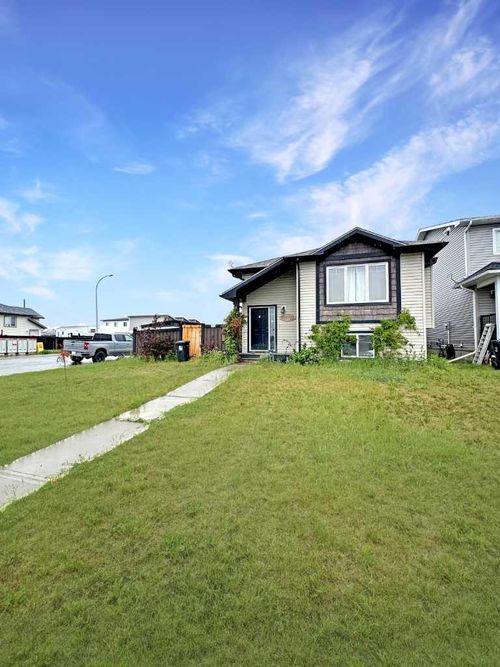 a-9540 113 Avenue, Clairmont, AB, T8X5C5 | Card Image