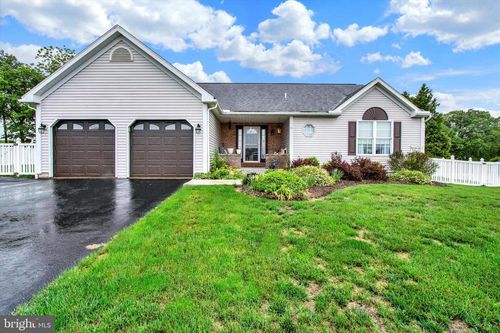 60 Walnut Dr W, BERNVILLE, PA, 19506-9523 | Card Image