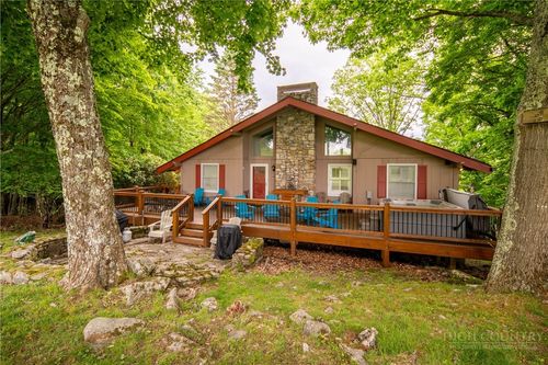 501 Saint Andrews Rd, Beech Mountain, NC, 28604-8217 | Card Image
