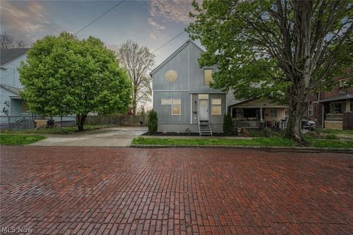 8104 Halle Ave, Cleveland, OH, 44102-5046 | Card Image