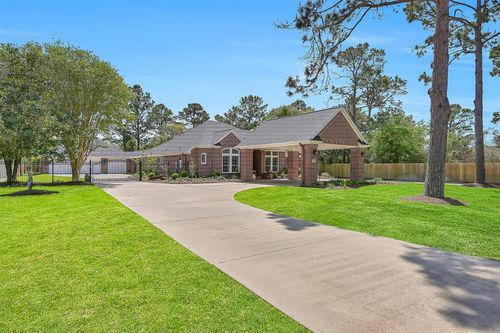 106 Charleston St, Friendswood, TX, 77546-4928 | Card Image