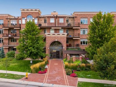 301 - 2700 E Cherry Creek South Drive, Condo with 2 bedrooms, 2 bathrooms and 2 parking in Denver CO | Image 2