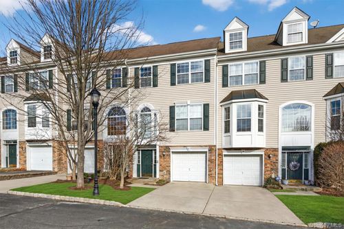 11 Gillian Ct, Monroe, NY, 10950-4944 | Card Image