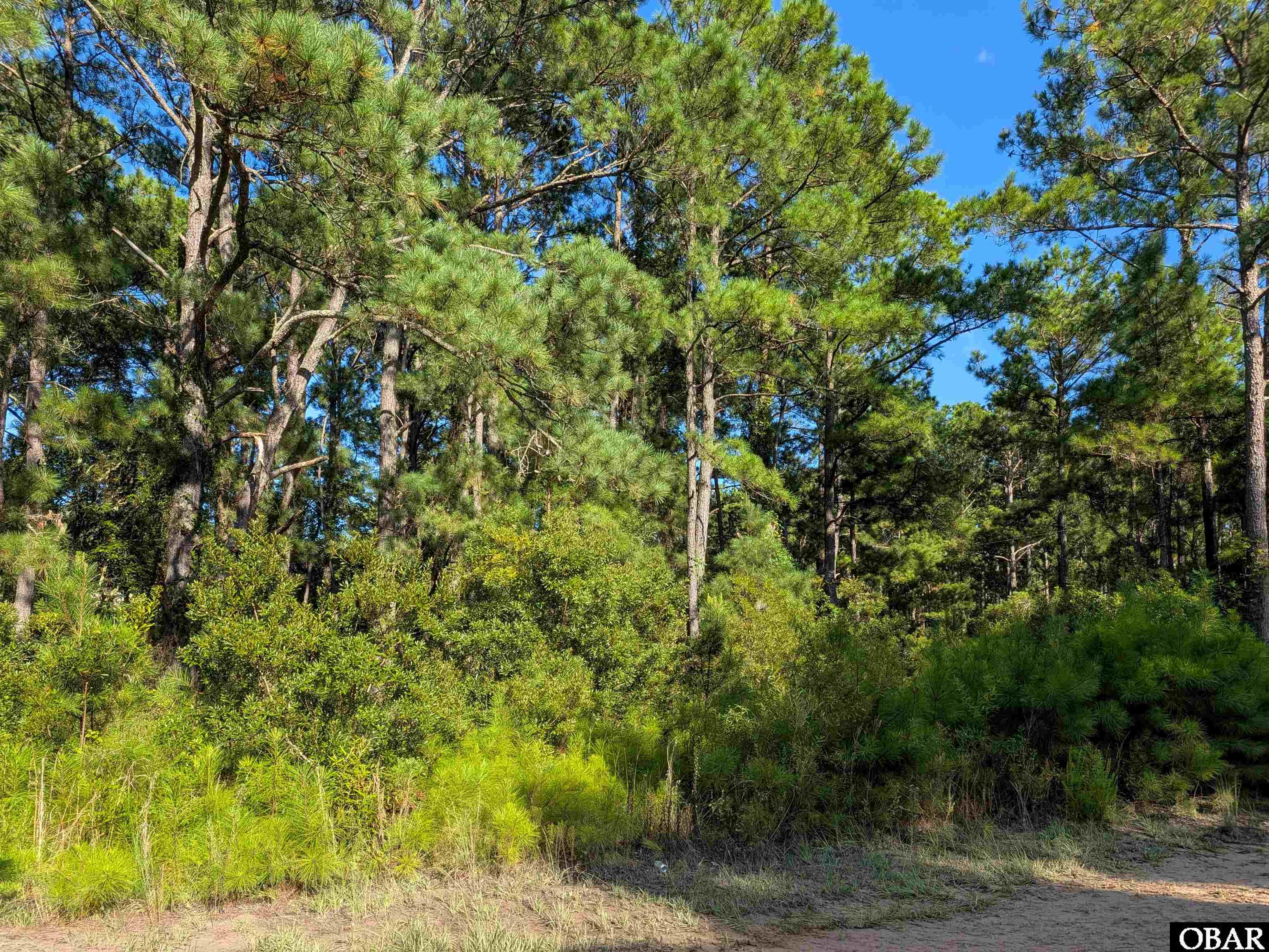 Land in Corolla 5
