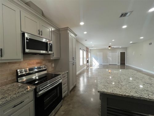 30023 Rosebud St, Magnolia, TX, 77354-2107 | Card Image