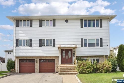 1 Rossi Ct, South Hackensack, NJ, 07606-1535 | Card Image