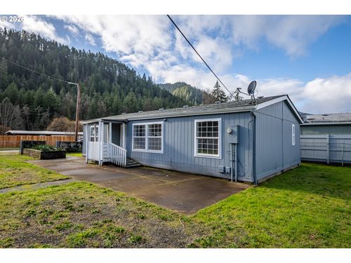 47757 Fairy Glen Dr, Oakridge, OR, 97463-9553 | Card Image