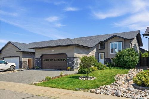 635 Redwood Cres, Warman, SK, S0K4S2 | Card Image