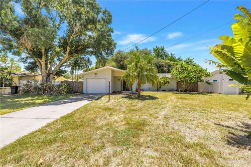5846 12th St S, St Petersburg, FL, 33705-5047 | Card Image