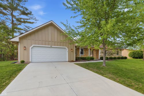 111 Glenwood Ln, Fishers, IN, 46038-1130 | Card Image