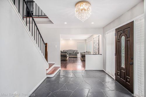 5622 Powder Horn Dr, West Bloomfield, MI, 48322-1773 | Card Image