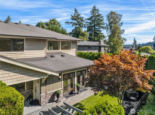 d-9801 Ne 4th St, Bellevue, WA, 98004-5411 | Card Image
