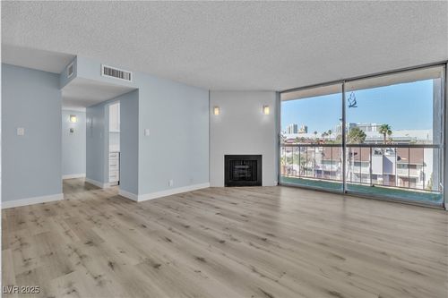 237-725 N Royal Crest Cir, Las Vegas, NV, 89169-8305 | Card Image