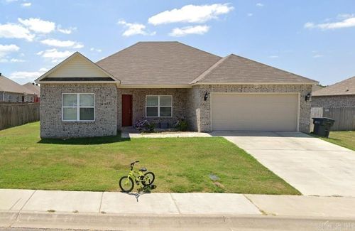 1215 Mae Ln, Conway, AR, 72032-5020 | Card Image