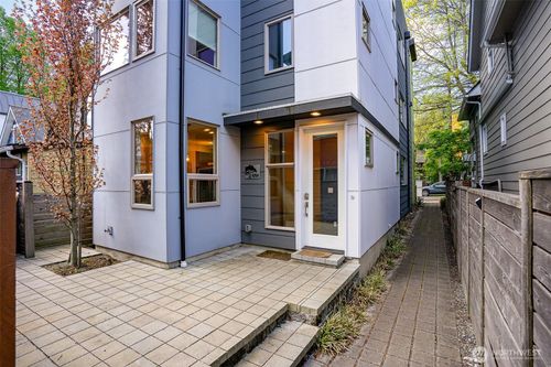 a-426 26th Ave S, Seattle, WA, 98144-2335 | Card Image