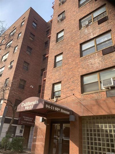 3J - 94-11 60th Avenue, Home with 3 bedrooms, 2 bathrooms and null parking in Elmhurst NY | Image 3