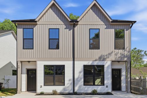 units-aandb-19 Scott St, Greenville, SC, 29611-5695 | Card Image