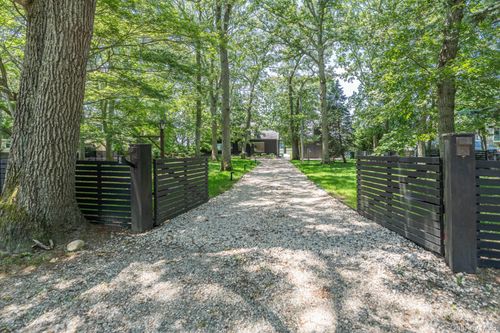 590 Haywaters Dr, Cutchogue, NY, 11935-2300 | Card Image