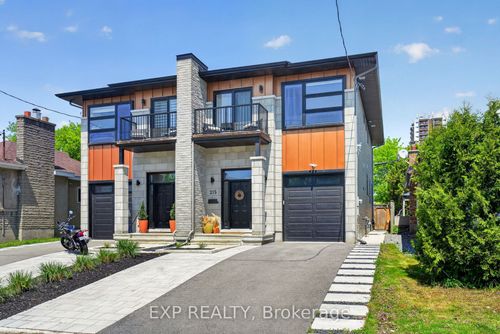 215 Columbus Ave, Ottawa, ON, K1K1P7 | Card Image