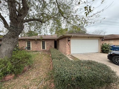 2137 Meadowlight Pkwy, Corpus Christi, TX, 78414-2608 | Card Image