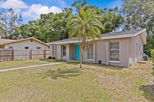 15629 Waverly St, Home with 4 bedrooms, 2 bathrooms and null parking in CLEARWATER FL | Image 4
