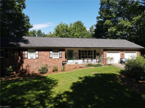 357 Holly Hill St, North Wilkesboro, NC, 28659-8759 | Card Image