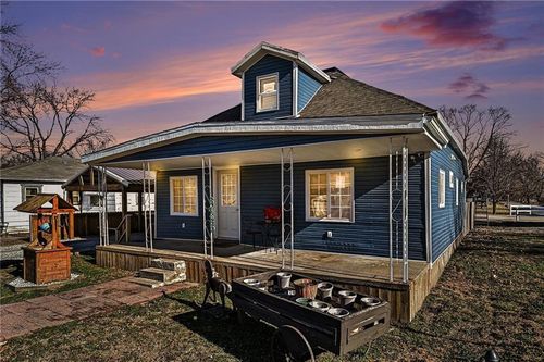 6425 Eureka St, Saint Joseph, MO, 64504-2423 | Card Image