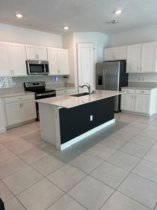 4504 Hartwell Ln, Townhouse with 3 bedrooms, 3 bathrooms and null parking in Riviera Beach FL | Image 11