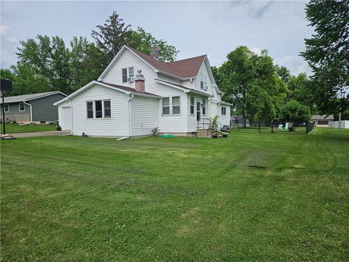 638 Madison St, Stanley, WI, 54768-1123 | Card Image