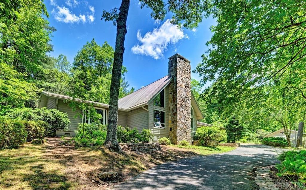 Split Rail Row, Highlands, NC 28741
