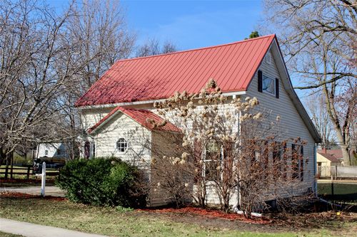 718 7th St, Nevada, IA, 50201-2306 | Card Image