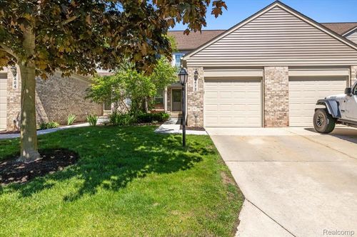 4472 Hunters Cir E, Canton, MI, 48188-2357 | Card Image