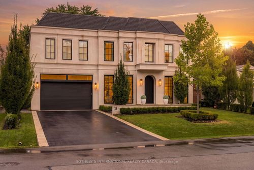 18 Blair Athol Cres, Etobicoke, ON, M9A1X5 | Card Image