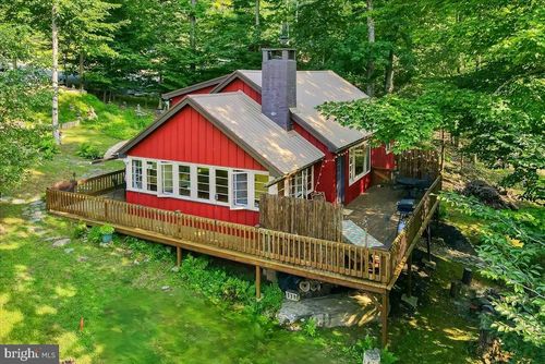 112 Beechwood Cove Rd, Greentown, PA, 18426-8915 | Card Image