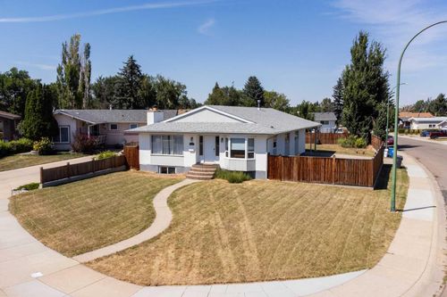 96 Oxford Rd W, Lethbridge, AB, T1K4V4 | Card Image