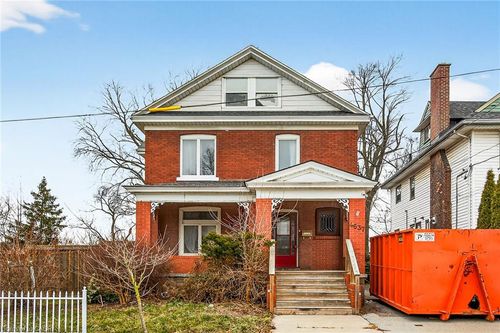 4637 Ellis St, Niagara Falls, ON, L2E1H8 | Card Image