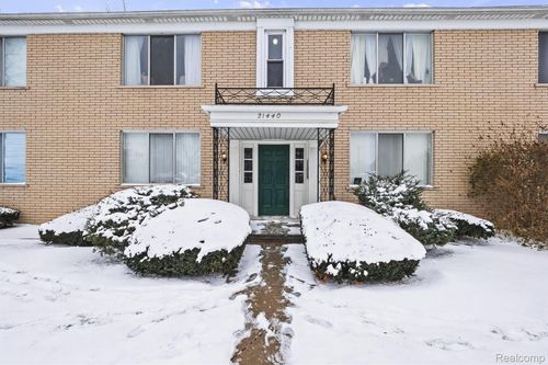 21440 Kelly Road, Eastpointe, MI, 48021 | Card Image