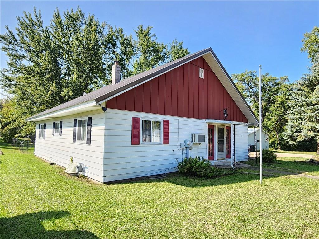 Hudson St, Augusta, WI 54722