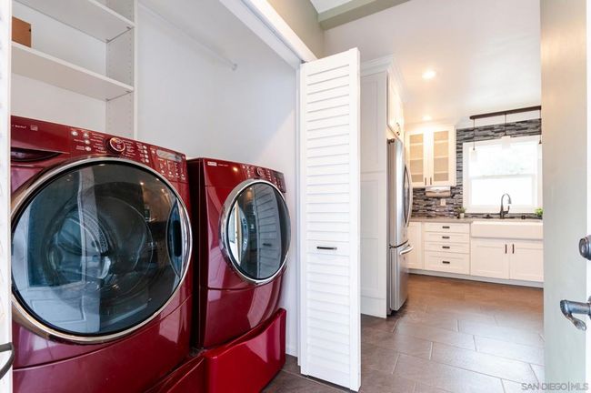 Indoor laundry closet | Image 16