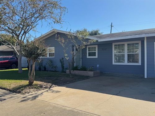 7217 Poplar Dr, Galveston, TX, 77551-1715 | Card Image