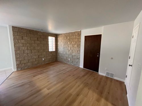 apt-1-236 N Fair Oaks Ave, Madison, WI, 53714-1662 | Card Image