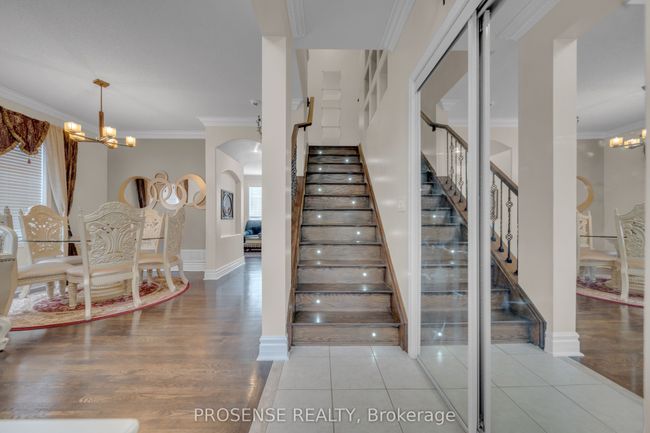147 Whitwell Dr, House other with 6 bedrooms, 4 bathrooms and 4 parking in Brampton ON | Image 6