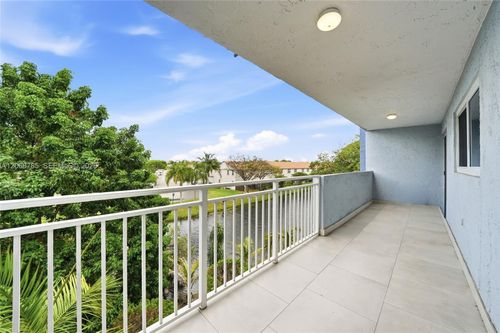l301-9375 Fontainebleau Blvd, Miami, FL, 33172-5655 | Card Image