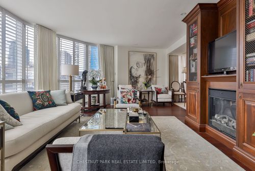 204-77 Avenue Road, Toronto, ON, M5R3R8 | Card Image