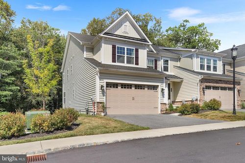 233 Ponds Edge Dr, MEDIA, PA, 19063-2726 | Card Image