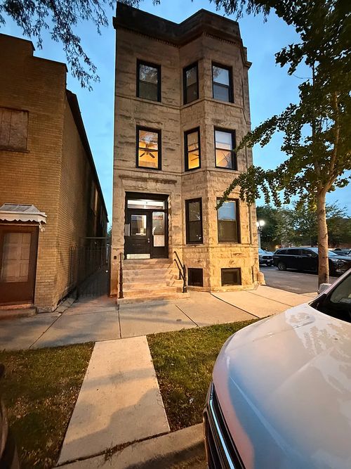 1r-2812 S Princeton Avenue, Chicago, IL, 60616 | Card Image