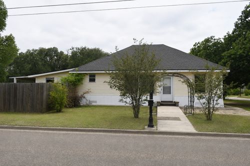 401 Powers St, Lacy Lakeview, TX, 76705-1860 | Card Image
